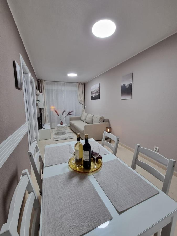 Luxury Evita Apartments In Torrevieja Dış mekan fotoğraf